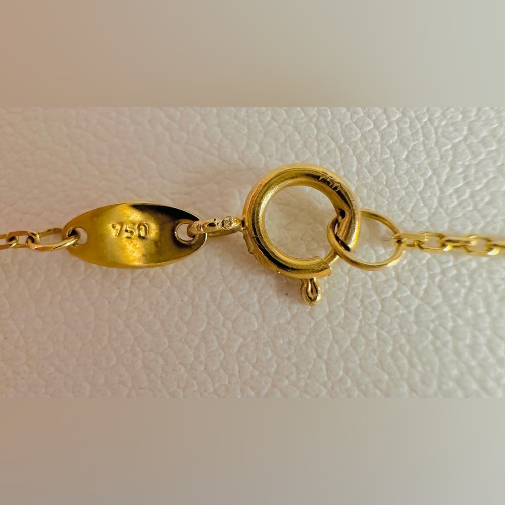 Dainty V Necklace  💛 Real 18 Karat Solid Gold Jewelry 💛 - Picture 6 of 8